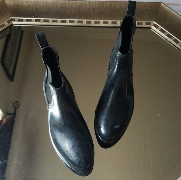 Chelsea Boot - Picture 2 of 3